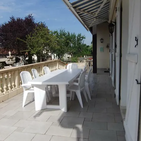 Au Coin Du Village Guest house