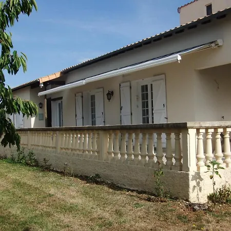 Au Coin Du Village Maison d'hôtes